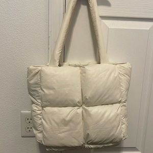 White puffer tote bag